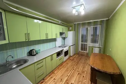 Трехкомнатная квартира на сутки в Барановичи, ул. Багрима 11